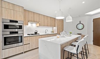 1201 N ROYAL St 214, Alexandria, VA 22314