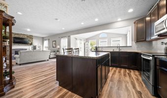 43 Burroughs Dr, Ashville, OH 43103