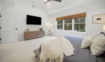 43 Oak Ridge Dr, Avon, CT 06001