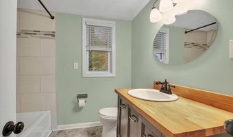 68 Old Oak Trl, Coventry, CT 06238