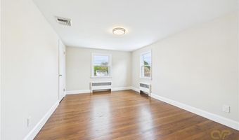 28 Eden Crest Dr, Cranston, RI 02920