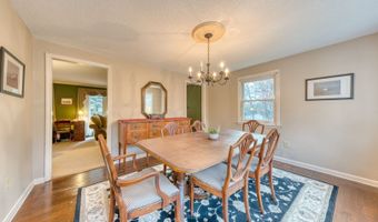 165 Oak Ridge Dr, Berlin, CT 06037
