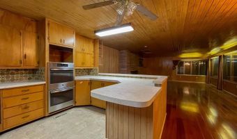 1326 N C St, Arkansas City, KS 67005