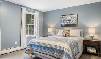 91 Woodridge Dr, North Kingstown, RI 02874