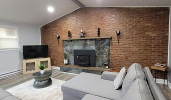 7 Holiday Ct, Albrightsville, PA 18210