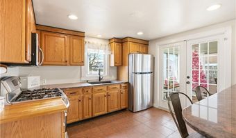 38 Bridgton Rd, Cranston, RI 02910