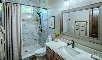 534 Farm Loop Rd, Banner Elk, NC 28604
