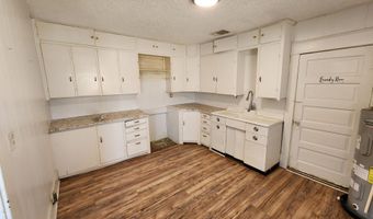 911 Ave. E St, Abernathy, TX 79311