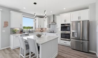 5306 Greyson Heights Dr, Auburn, IN 46706