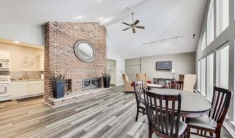 1912 N Coldspring Rd, Arlington Heights, IL 60004