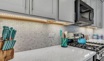 3227 N Heritage Ln, Arlington Heights, IL 60004