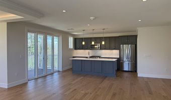 4 Longview Dr 302, Atkinson, NH 03811