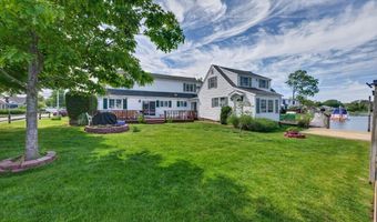 20 Bayview Ln, Amityville, NY 11701