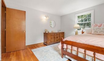 6 Lancaster Pl, Andover, MA 01810