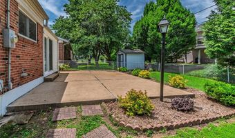 6011 Ranchwood Dr, Affton, MO 63123