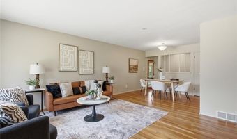 8233 Marvale Ln, Affton, MO 63123