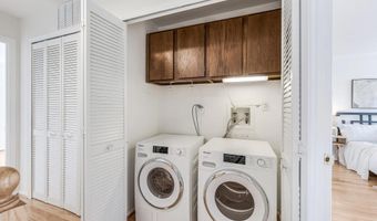 1763 S HAYES St 2, Arlington, VA 22202