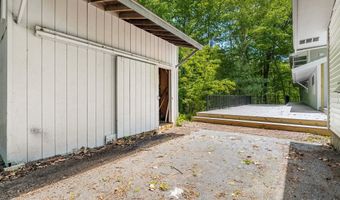 28 Olde Lantern Rd, Bedford, NH 03110