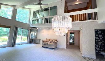 250 Laurel Cir 13, Aurora, OH 44202