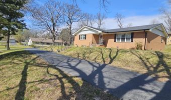 730 E 17th Street Pl, Baxter Springs, KS 66713