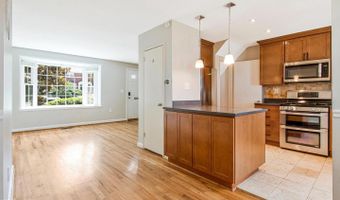 3763 KELLER Ave #111, Alexandria, VA 22302