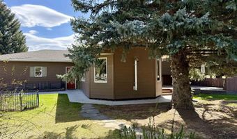 221 44th St N, Cody, WY 82414