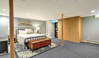 63 Pendar Rd, North Kingstown, RI 02852
