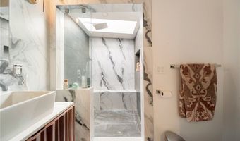 2522 Zorada Dr, Los Angeles, CA 90046