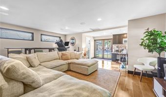 4060 Harclare Ln, Encino, CA 91436