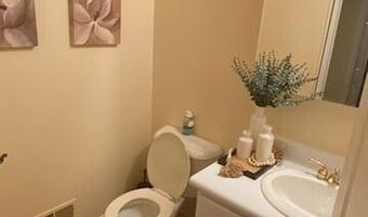 481 Village Oak Ct, Ann Arbor, MI 48103