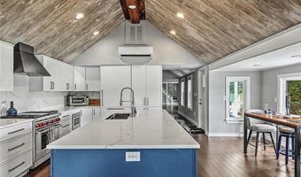 166 New Meadow Rd, Barrington, RI 02806