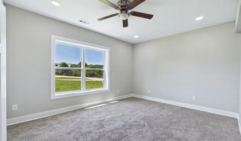 126 Woodland Hills Ct, Alton, IL 62002