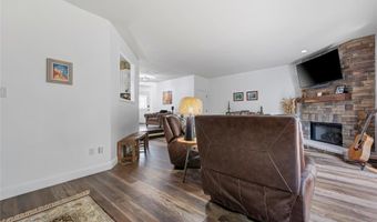 1710 Ridgeview Circle Dr, Ballwin, MO 63021