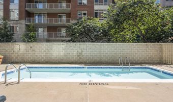 880 N POLLARD St N 923, Arlington, VA 22203