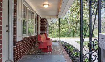 116 Magnolia St, Bonneau, SC 29431