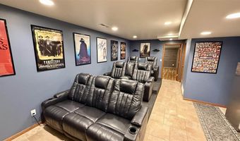 1049 Vine Ave, Riverside, IA 52327
