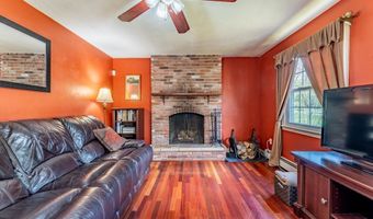 34 Oakhill Ave, Attleboro, MA 02703