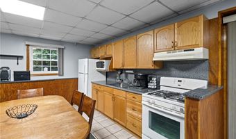 3 Betsy Dr, Bristol, RI 02809