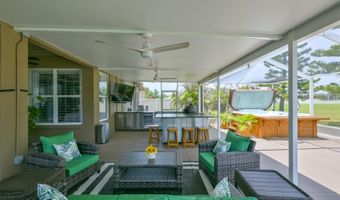 7318 GUILFORD PINE Ln, Apollo Beach, FL 33572