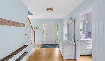 211 Oak St, Bath, ME 04530