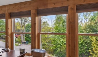 1052 Lakeside Dr E, Alloway, NJ 07422