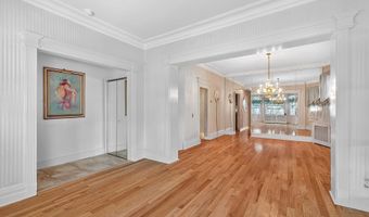 98 W 31ST St, Bayonne, NJ 07002