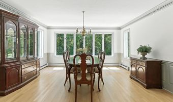 68 Perry Rd, Bedford, NH 03110
