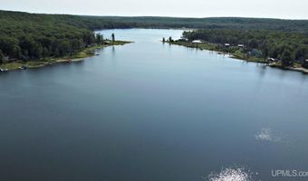 W16468 S Hilbert Dr, Armstrong Creek, WI 54103