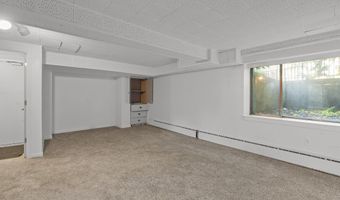 1412 Cambridge Rd, Ann Arbor, MI 48104