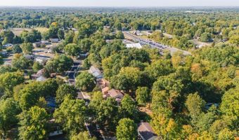 8069 Ashgrove Dr, Anderson Twp., OH 45244