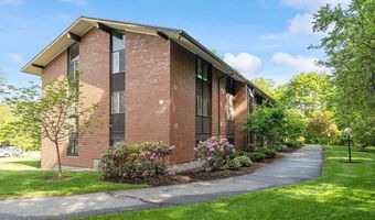 7 Longwood Dr 212, Andover, MA 01810