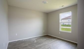 110 Pin Oak Dr Dr, Aurora, MO 65605