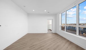 17 AVENUE E 302, Bayonne, NJ 07002