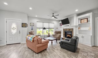 51 Verde Dr, Asheville, NC 28806